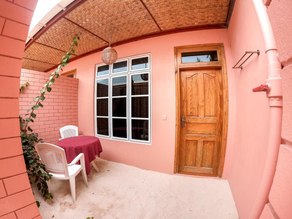 New Breeze Thoddoo Inn Exterior foto