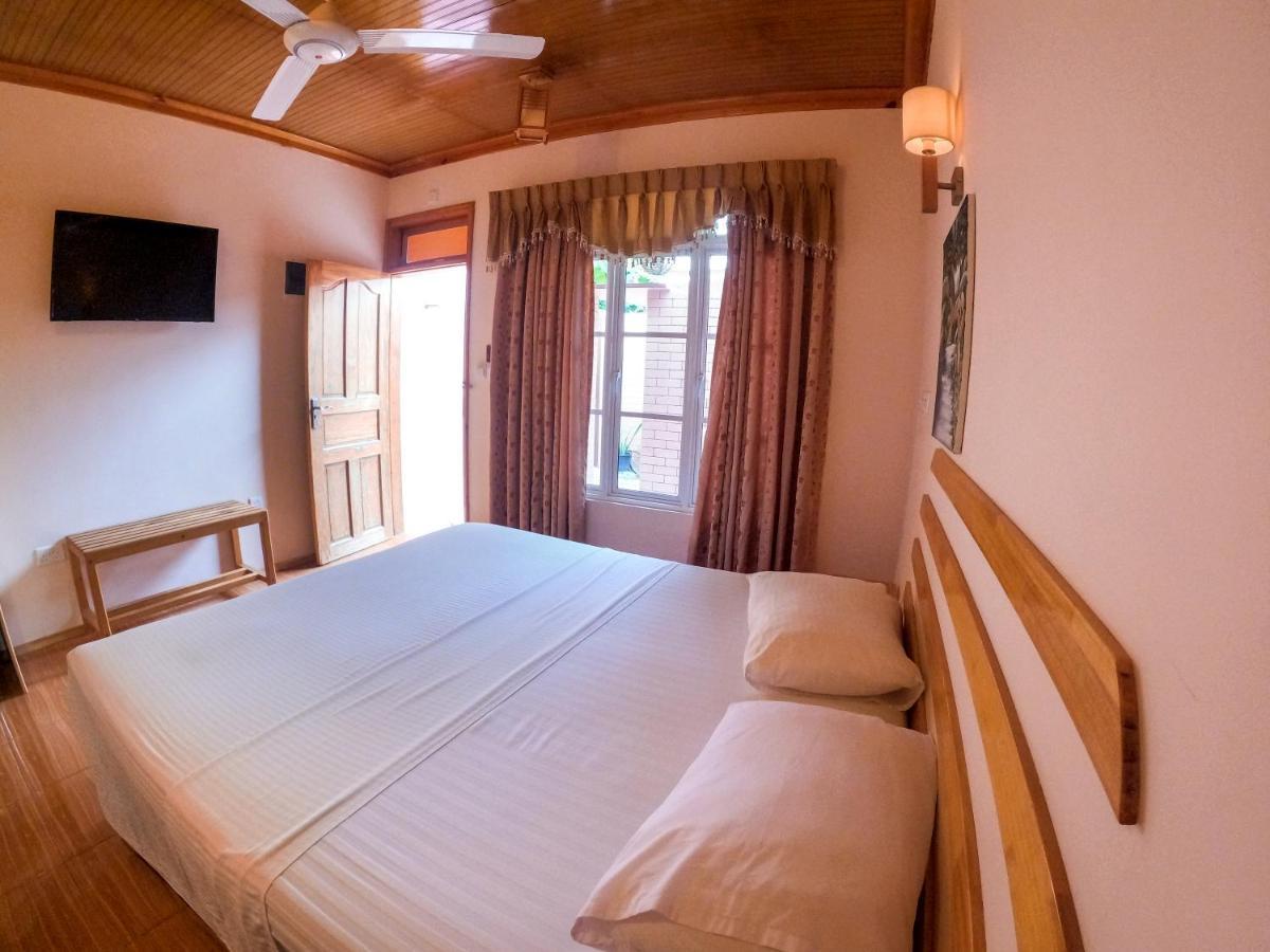 New Breeze Thoddoo Inn Exterior foto